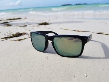 tips for choosing protective sunglasses